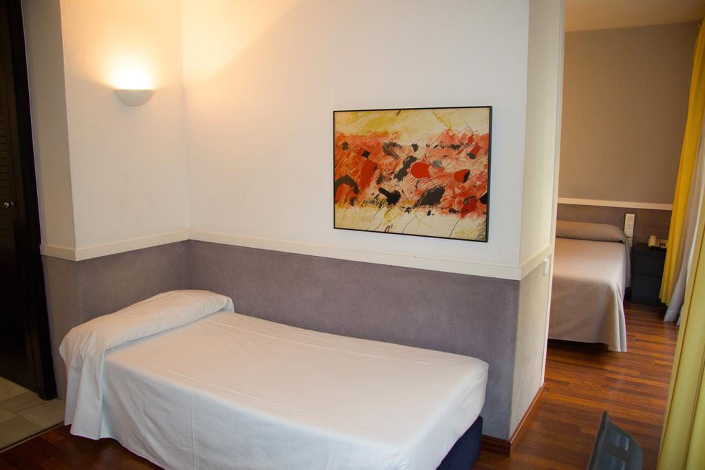 Apartamentos Descartes Barcelona Exterior foto